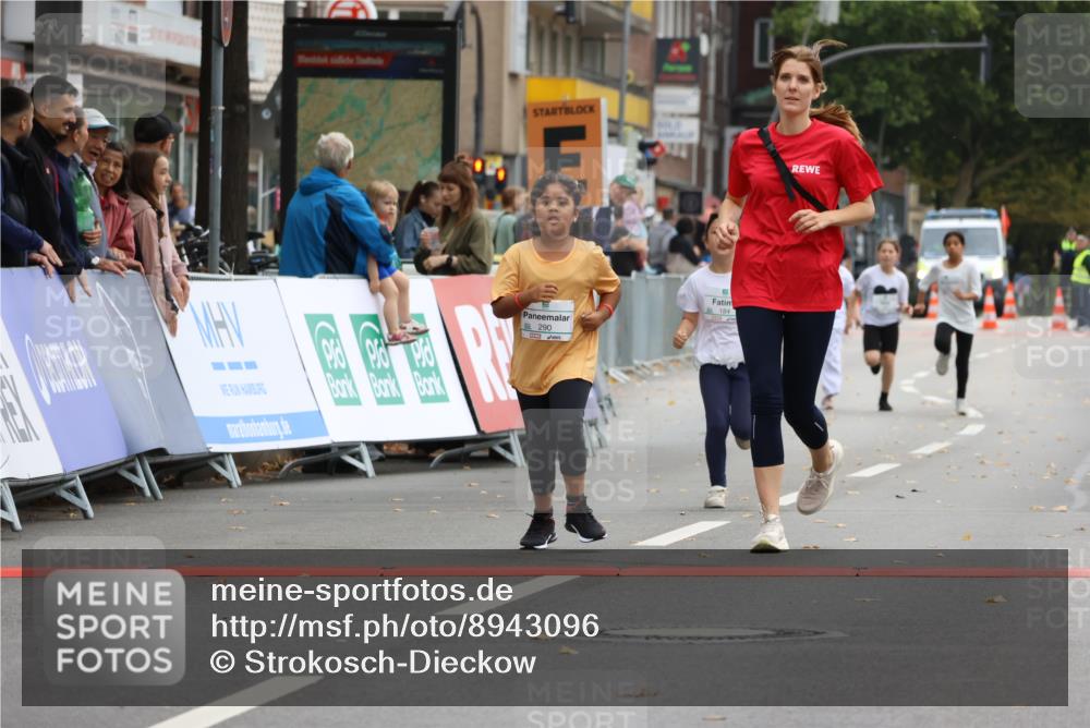 21.09.2025 - PSD Bank Halbmarathon Strokosch-Dieckow http://msf.ph/oto/8943096 21.09.2025 10:35:52 Ziel 184, 284, 290 meine-sportfotos.de