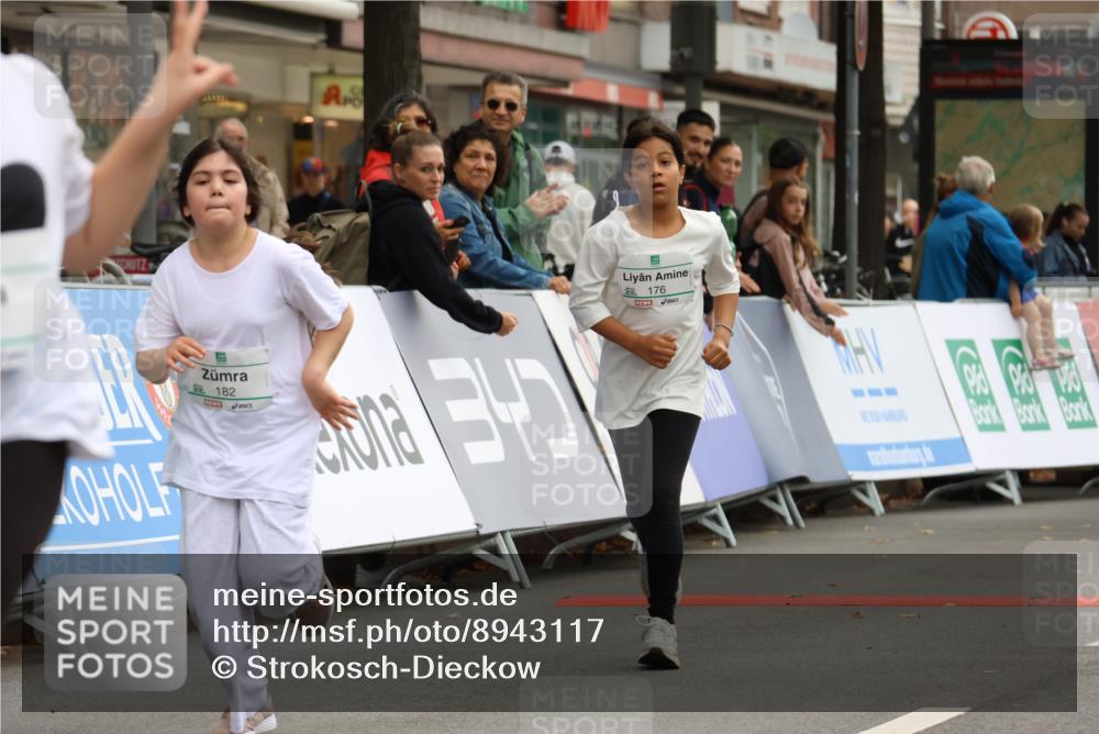 21.09.2025 - PSD Bank Halbmarathon Strokosch-Dieckow http://msf.ph/oto/8943117 21.09.2025 10:36:04 Ziel 176, 182, 184, 187 meine-sportfotos.de