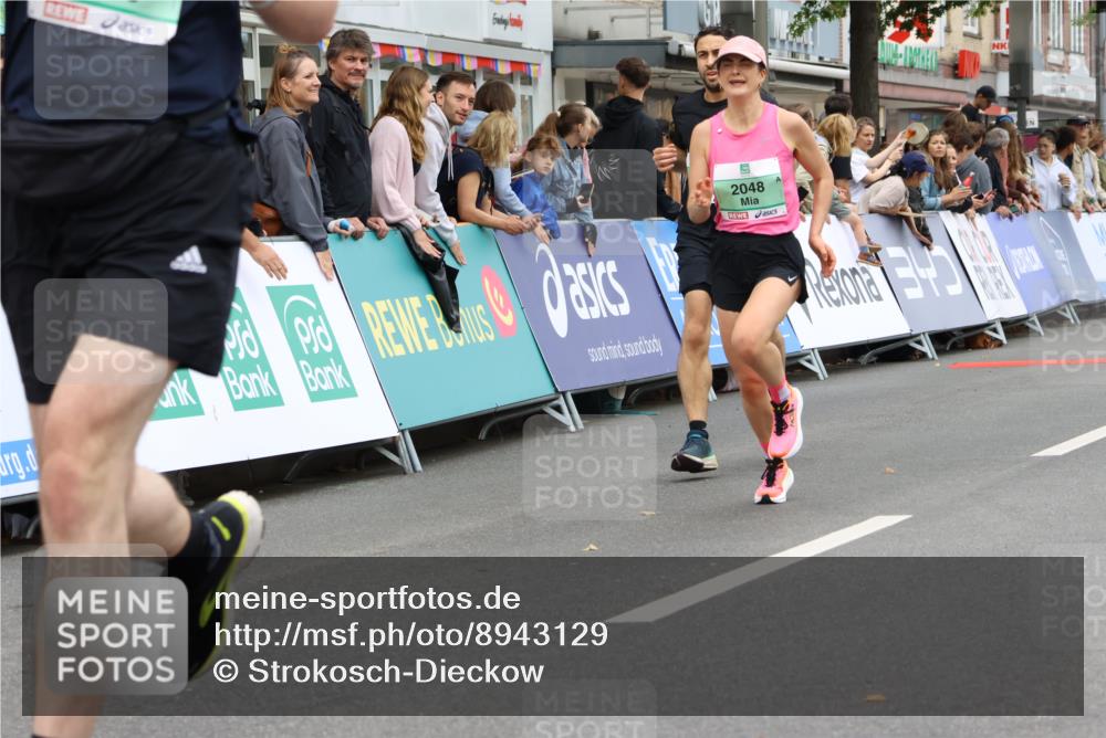 21.09.2025 - PSD Bank Halbmarathon Strokosch-Dieckow http://msf.ph/oto/8943129 21.09.2025 11:36:16 Ziel 1060, 1977, 2023, 2048, 2128 meine-sportfotos.de