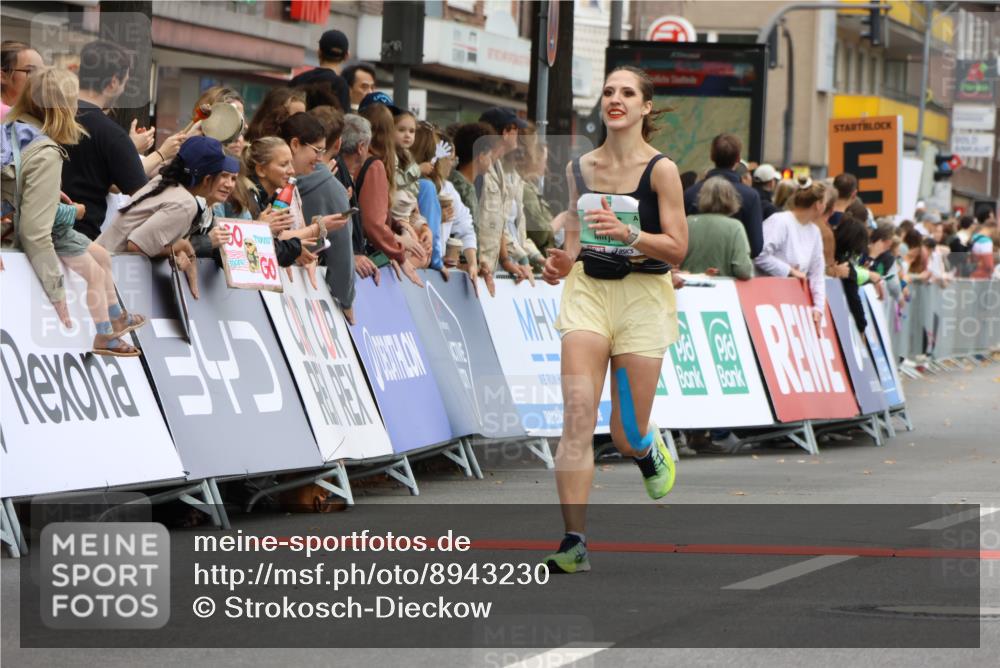 21.09.2025 - PSD Bank Halbmarathon Strokosch-Dieckow http://msf.ph/oto/8943230 21.09.2025 11:37:10 Ziel 1085, 1998, 2036 meine-sportfotos.de