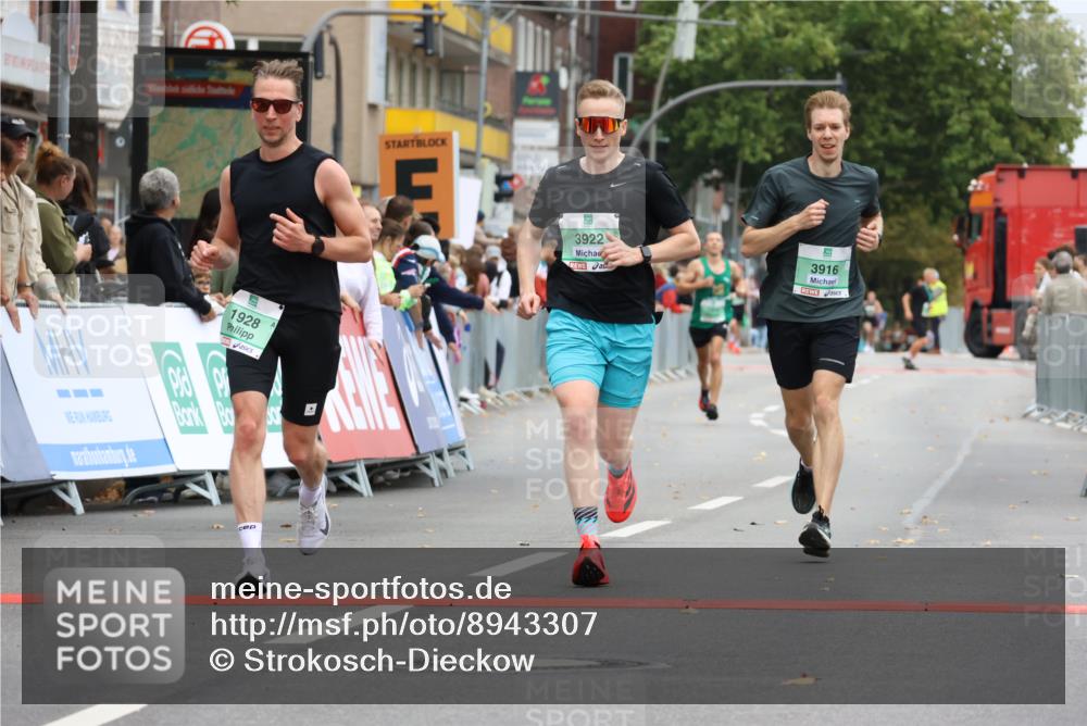 21.09.2025 - PSD Bank Halbmarathon Strokosch-Dieckow http://msf.ph/oto/8943307 21.09.2025 11:37:52 Ziel 1591, 1651, 1928, 3916, 3922 meine-sportfotos.de