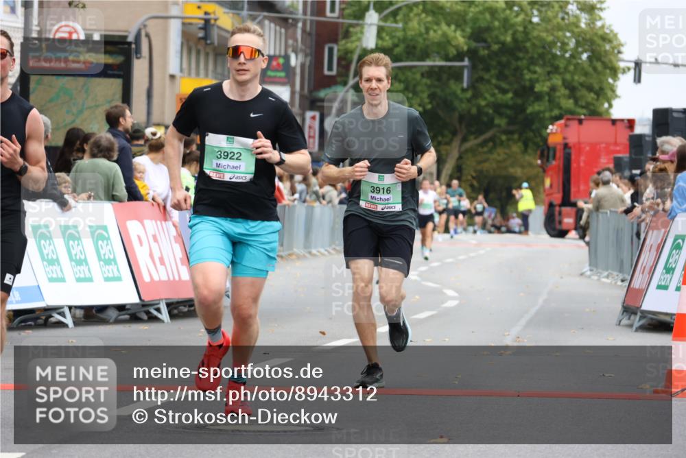 21.09.2025 - PSD Bank Halbmarathon Strokosch-Dieckow http://msf.ph/oto/8943312 21.09.2025 11:37:53 Ziel 1591, 1651, 1928, 3916, 3922 meine-sportfotos.de
