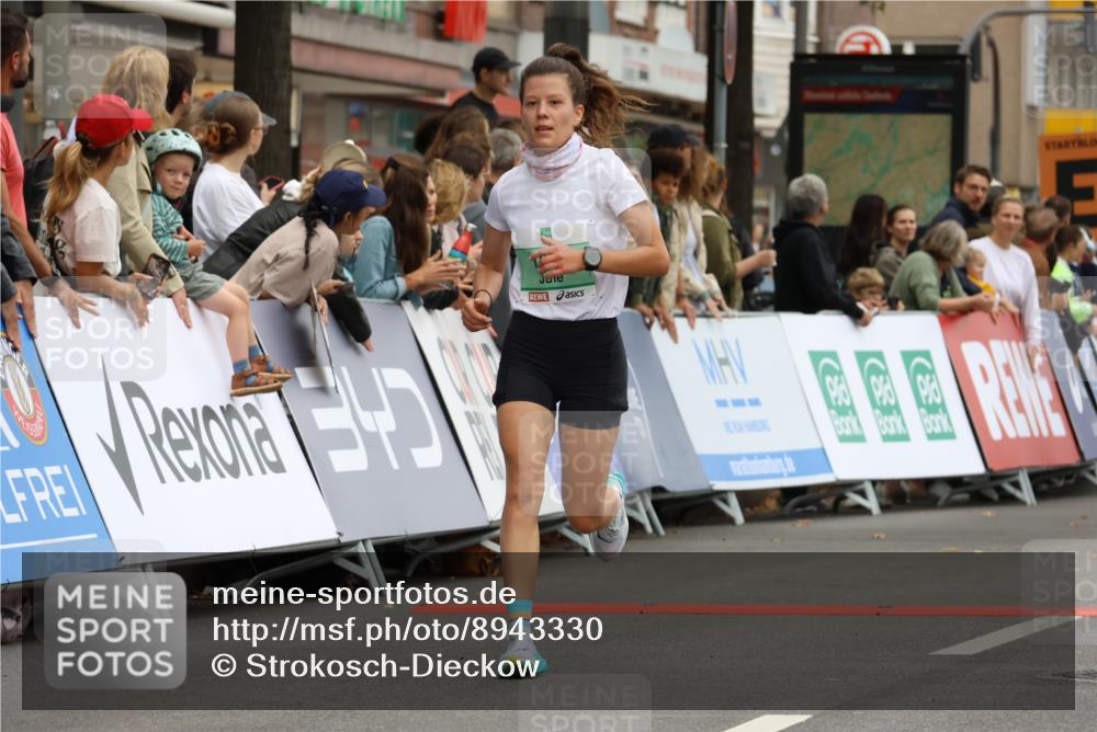 21.09.2025 - PSD Bank Halbmarathon Strokosch-Dieckow http://msf.ph/oto/8943330 21.09.2025 11:38:10 Ziel 1374, 1892, 1904 meine-sportfotos.de