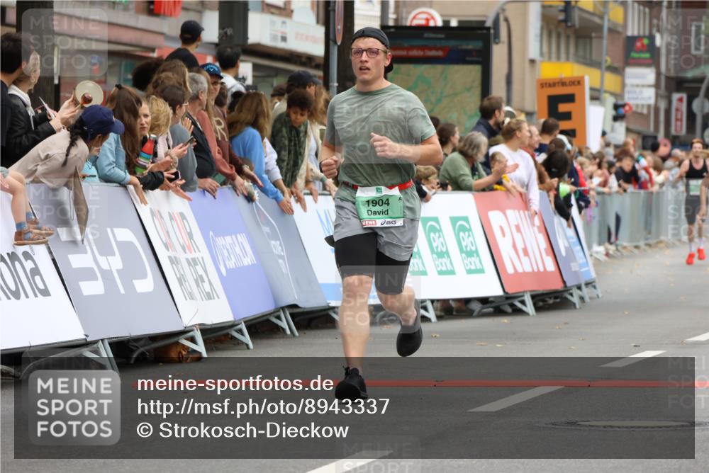 21.09.2025 - PSD Bank Halbmarathon Strokosch-Dieckow http://msf.ph/oto/8943337 21.09.2025 11:38:13 Ziel 1892, 1904, 2675 meine-sportfotos.de