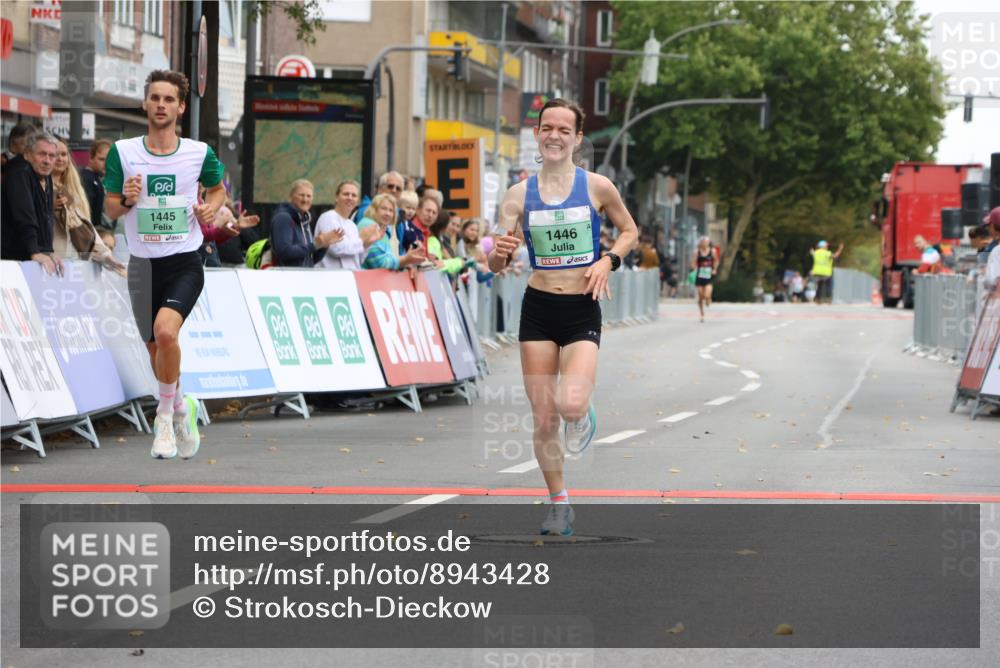 21.09.2025 - PSD Bank Halbmarathon Strokosch-Dieckow http://msf.ph/oto/8943428 21.09.2025 11:16:09 Ziel 1445, 1446 meine-sportfotos.de