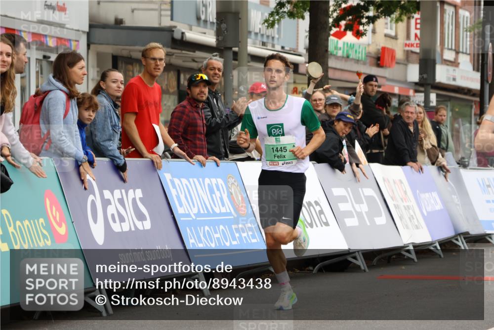 21.09.2025 - PSD Bank Halbmarathon Strokosch-Dieckow http://msf.ph/oto/8943438 21.09.2025 11:16:10 Ziel 1445, 1446 meine-sportfotos.de