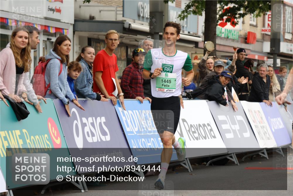 21.09.2025 - PSD Bank Halbmarathon Strokosch-Dieckow http://msf.ph/oto/8943444 21.09.2025 11:16:10 Ziel 1445, 1446 meine-sportfotos.de