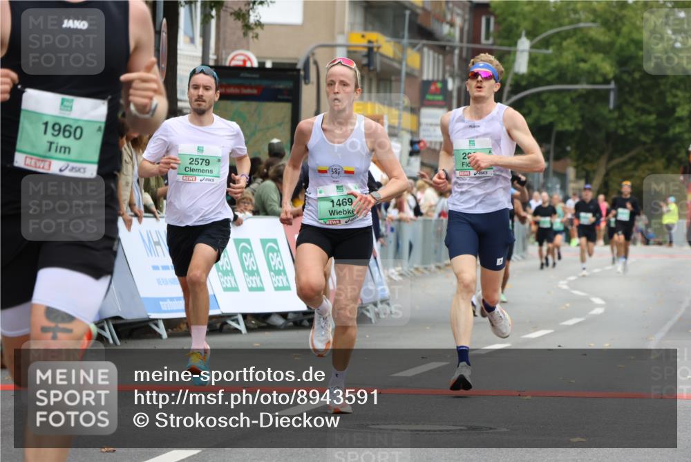 21.09.2025 - PSD Bank Halbmarathon Strokosch-Dieckow http://msf.ph/oto/8943591 21.09.2025 11:39:42 Ziel 1469, 1483, 1784, 1960, 1970, 2059, 2069, 2084, 2085, 2333, 2579, 2897, 3909 meine-sportfotos.de