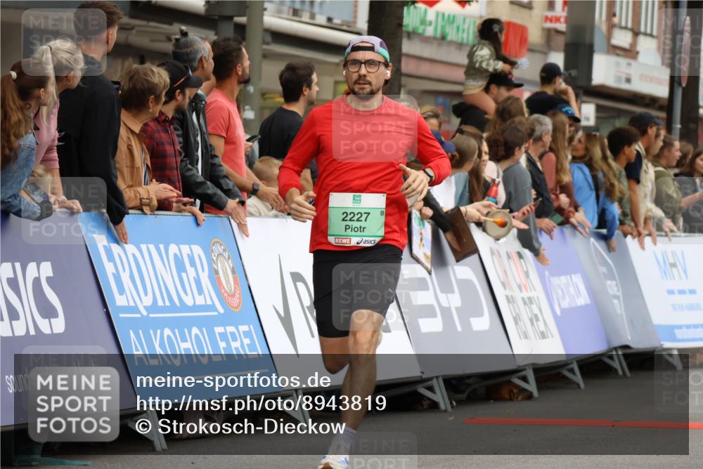 21.09.2025 - PSD Bank Halbmarathon Strokosch-Dieckow http://msf.ph/oto/8943819 21.09.2025 11:41:09 Ziel 1435, 1788, 2138, 2180, 2183, 2227, 3911, 4026 meine-sportfotos.de