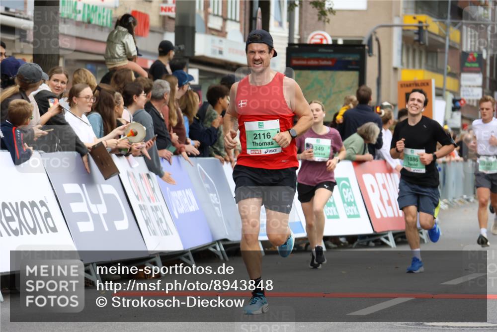 21.09.2025 - PSD Bank Halbmarathon Strokosch-Dieckow http://msf.ph/oto/8943848 21.09.2025 11:41:22 Ziel 1349, 1435, 1775, 1776, 1786, 1886, 2083, 2116, 2443, 3911, 4026 meine-sportfotos.de