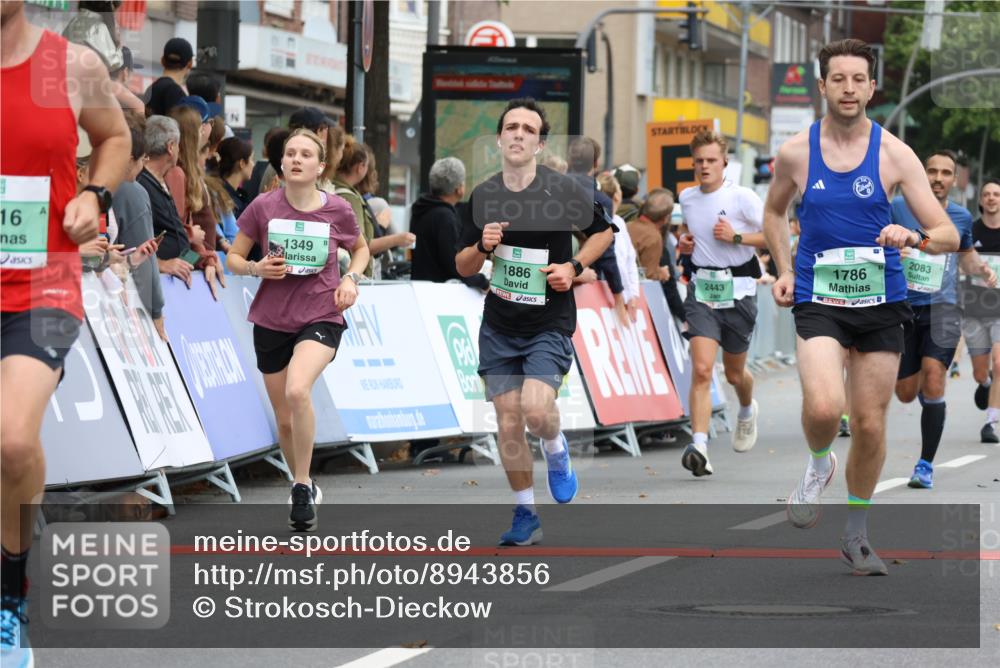 21.09.2025 - PSD Bank Halbmarathon Strokosch-Dieckow http://msf.ph/oto/8943856 21.09.2025 11:41:23 Ziel 1349, 1435, 1775, 1776, 1786, 1886, 2083, 2116, 2443, 3911, 4026 meine-sportfotos.de
