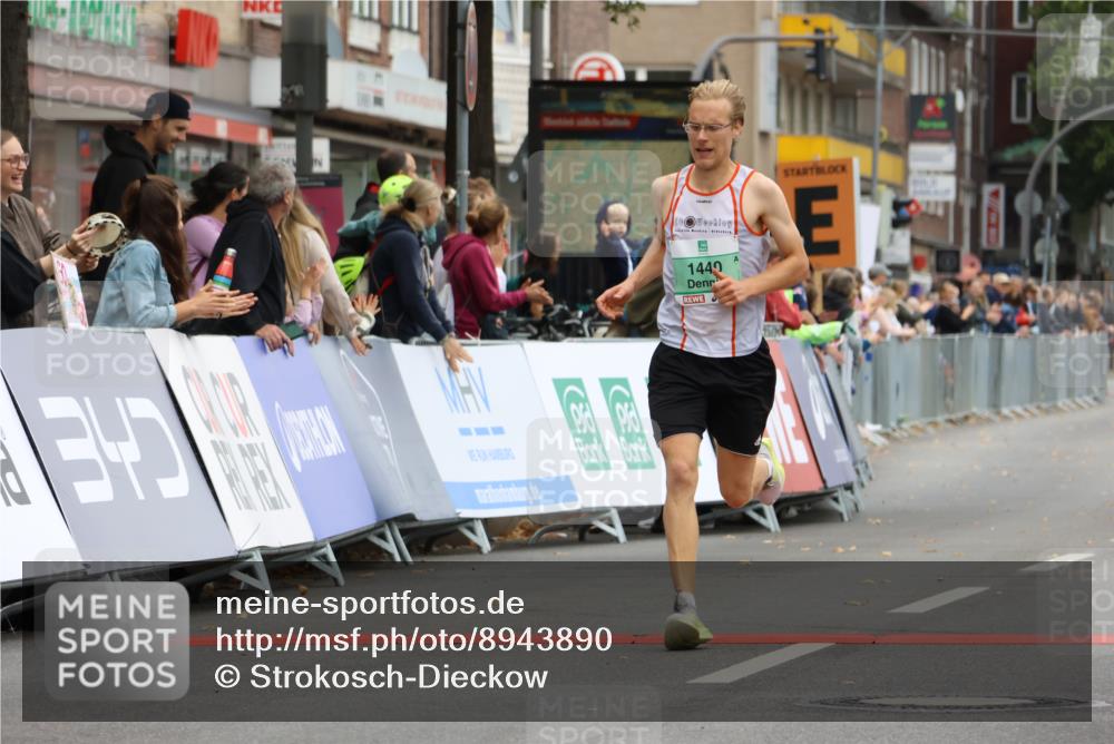 21.09.2025 - PSD Bank Halbmarathon Strokosch-Dieckow http://msf.ph/oto/8943890 21.09.2025 11:20:45 Ziel 1440, 1829, 1837 meine-sportfotos.de