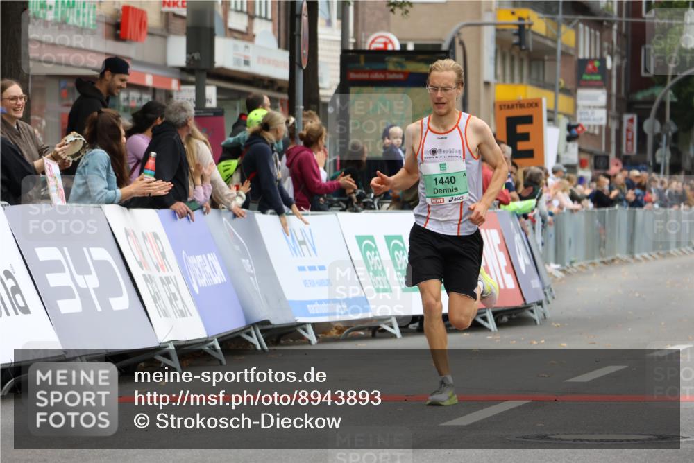 21.09.2025 - PSD Bank Halbmarathon Strokosch-Dieckow http://msf.ph/oto/8943893 21.09.2025 11:20:45 Ziel 1440, 1829, 1837 meine-sportfotos.de