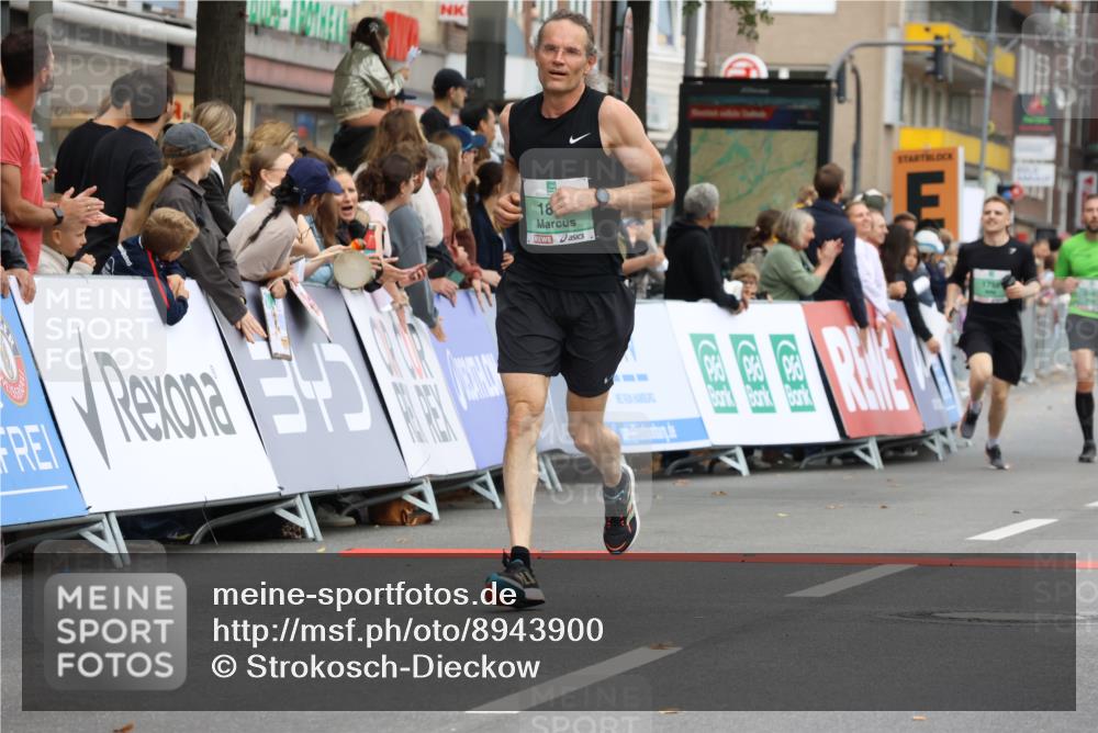 21.09.2025 - PSD Bank Halbmarathon Strokosch-Dieckow http://msf.ph/oto/8943900 21.09.2025 11:41:39 Ziel 1399, 1758, 1765, 1887, 2029, 2043, 2111, 2231, 3895 meine-sportfotos.de