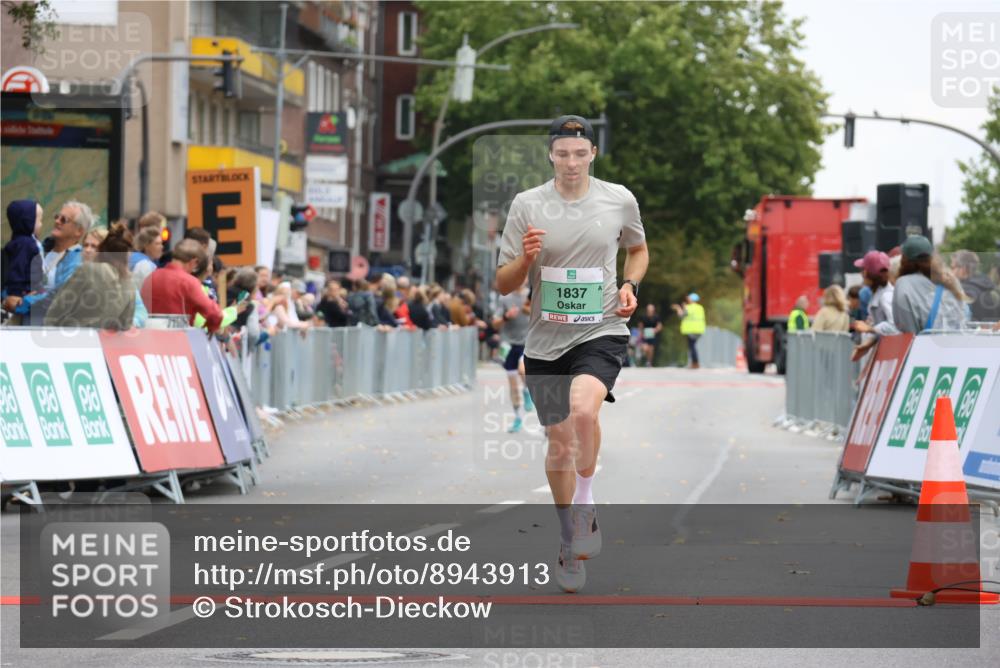21.09.2025 - PSD Bank Halbmarathon Strokosch-Dieckow http://msf.ph/oto/8943913 21.09.2025 11:20:50 Ziel 1440, 1835, 1837 meine-sportfotos.de