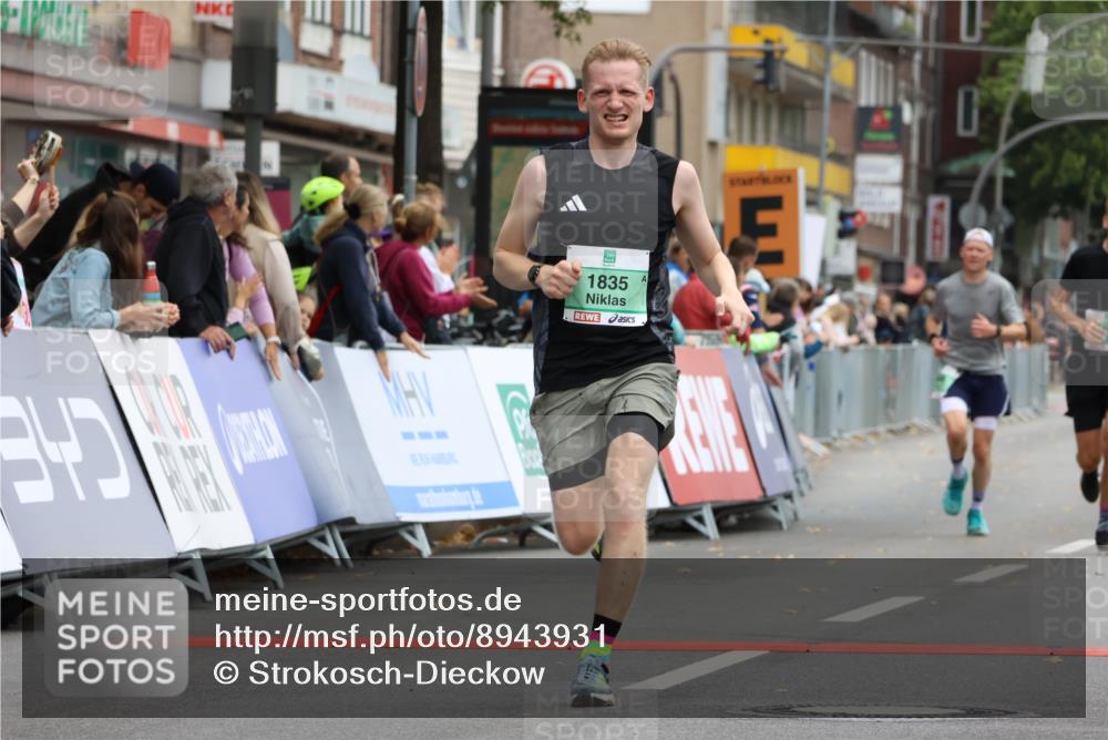 21.09.2025 - PSD Bank Halbmarathon Strokosch-Dieckow http://msf.ph/oto/8943931 21.09.2025 11:20:56 Ziel 1835, 1837, 1846, 1862 meine-sportfotos.de