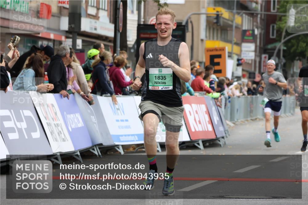 21.09.2025 - PSD Bank Halbmarathon Strokosch-Dieckow http://msf.ph/oto/8943935 21.09.2025 11:20:56 Ziel 1835, 1837, 1846, 1862 meine-sportfotos.de