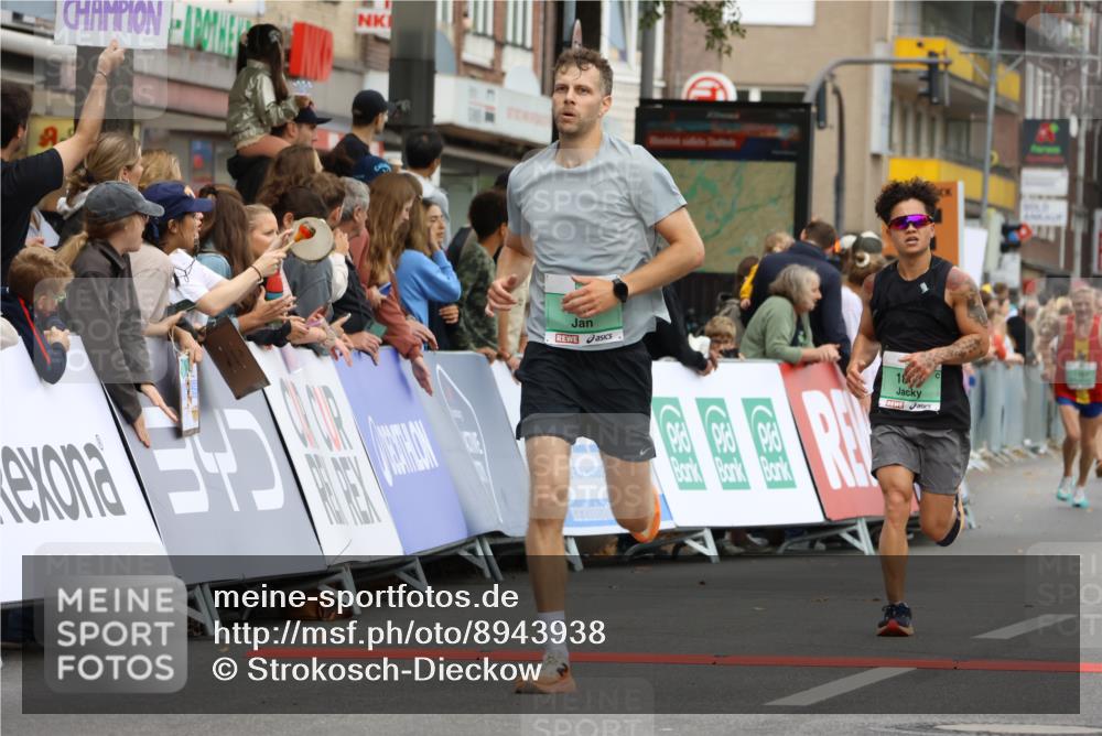 21.09.2025 - PSD Bank Halbmarathon Strokosch-Dieckow http://msf.ph/oto/8943938 21.09.2025 11:42:05 Ziel 1484, 1518, 1801, 2045, 2425 meine-sportfotos.de