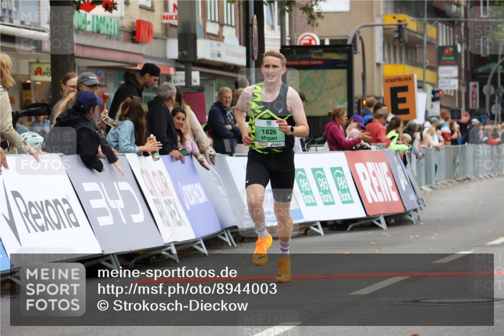 21.09.2025 - PSD Bank Halbmarathon Strokosch-Dieckow http://msf.ph/oto/8944003 21.09.2025 11:22:21 Ziel 1826 meine-sportfotos.de