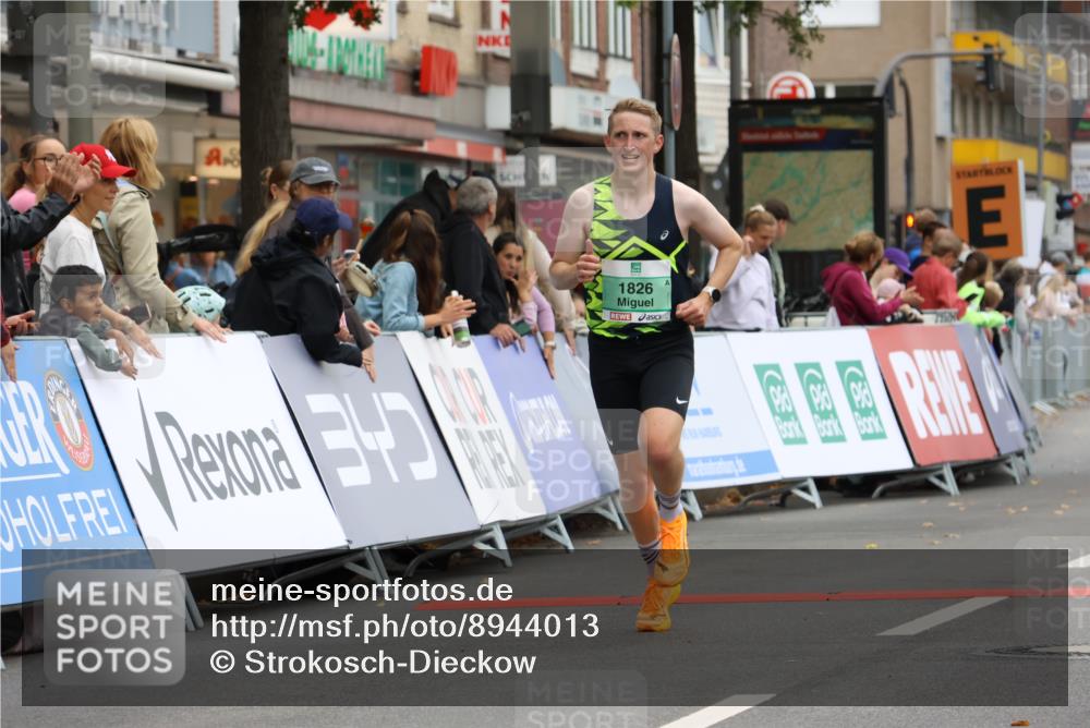 21.09.2025 - PSD Bank Halbmarathon Strokosch-Dieckow http://msf.ph/oto/8944013 21.09.2025 11:22:21 Ziel 1826 meine-sportfotos.de
