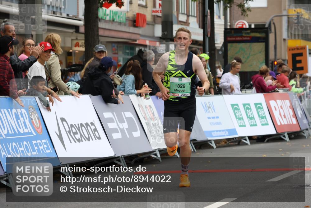 21.09.2025 - PSD Bank Halbmarathon Strokosch-Dieckow http://msf.ph/oto/8944022 21.09.2025 11:22:22 Ziel 1826 meine-sportfotos.de