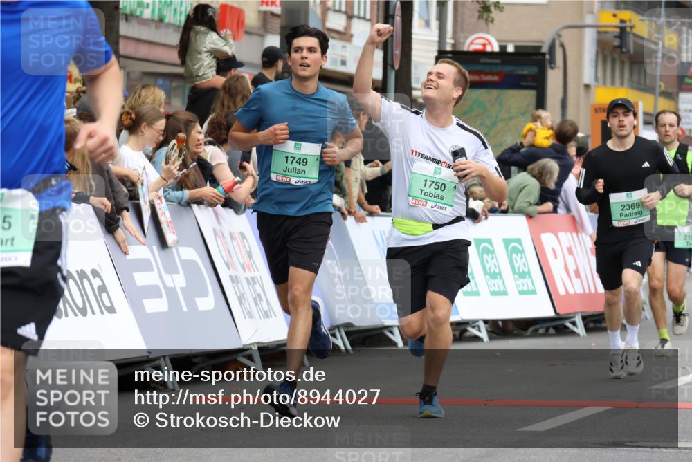 21.09.2025 - PSD Bank Halbmarathon Strokosch-Dieckow http://msf.ph/oto/8944027 21.09.2025 11:42:50 Ziel 1749, 1750, 2100, 2123, 2135, 2158, 2174, 2369, 3315 meine-sportfotos.de