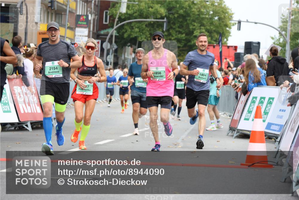 21.09.2025 - PSD Bank Halbmarathon Strokosch-Dieckow http://msf.ph/oto/8944090 21.09.2025 11:43:15 Ziel 1262, 1264, 1804, 1856, 1943, 2027, 2154, 2240, 2265, 3920 meine-sportfotos.de