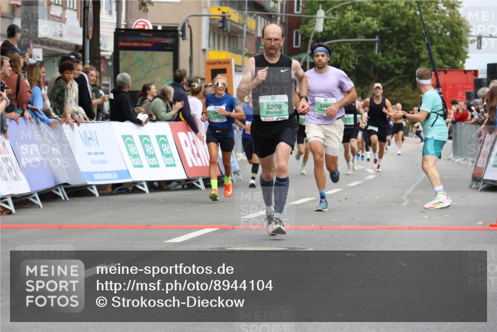 21.09.2025 - PSD Bank Halbmarathon Strokosch-Dieckow http://msf.ph/oto/8944104 21.09.2025 11:43:25 Ziel 1262, 1336, 1592, 1593, 1804, 1856, 2027, 2154, 2208, 2252, 2267, 3188, 3920 meine-sportfotos.de