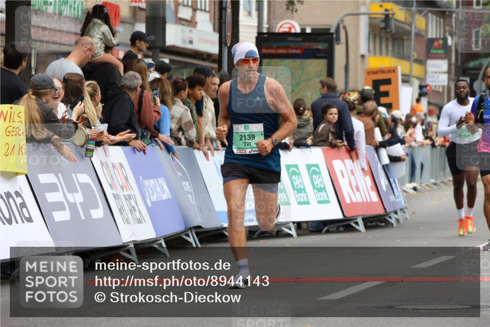 21.09.2025 - PSD Bank Halbmarathon Strokosch-Dieckow http://msf.ph/oto/8944143 21.09.2025 11:45:21 Ziel 1023, 2139, 2143, 2606, 3024 meine-sportfotos.de