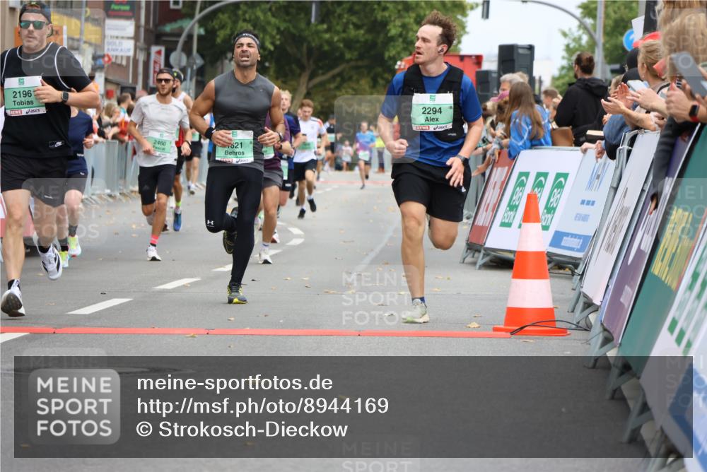 21.09.2025 - PSD Bank Halbmarathon Strokosch-Dieckow http://msf.ph/oto/8944169 21.09.2025 11:43:59 Ziel 1621, 1757, 1986, 2119, 2147, 2196, 2294, 2350, 2460, 3918 meine-sportfotos.de