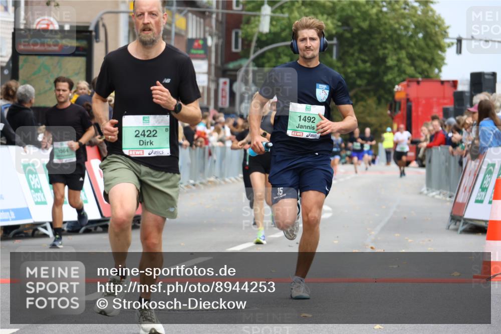 21.09.2025 - PSD Bank Halbmarathon Strokosch-Dieckow http://msf.ph/oto/8944253 21.09.2025 11:45:46 Ziel 1049, 1364, 1534, 2103, 2117, 2261, 2292, 2406, 2409, 2422, 2483, 3173 meine-sportfotos.de