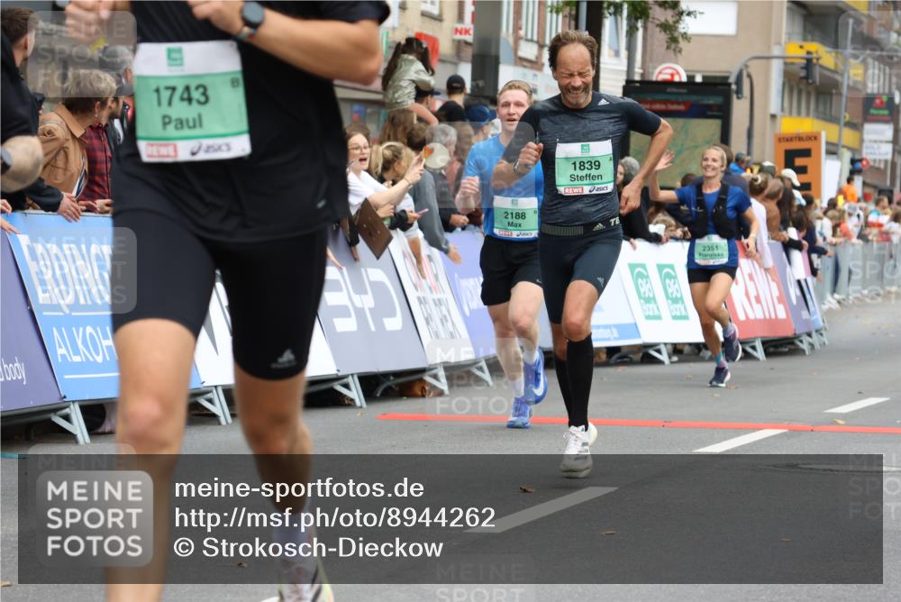 21.09.2025 - PSD Bank Halbmarathon Strokosch-Dieckow http://msf.ph/oto/8944262 21.09.2025 11:44:29 Ziel 1020, 1743, 1839, 1997, 2184, 2188, 2351, 2386, 3923 meine-sportfotos.de