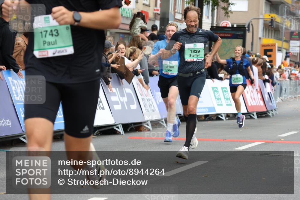 21.09.2025 - PSD Bank Halbmarathon Strokosch-Dieckow http://msf.ph/oto/8944264 21.09.2025 11:44:29 Ziel 1020, 1743, 1839, 1997, 2184, 2188, 2351, 2386, 3923 meine-sportfotos.de