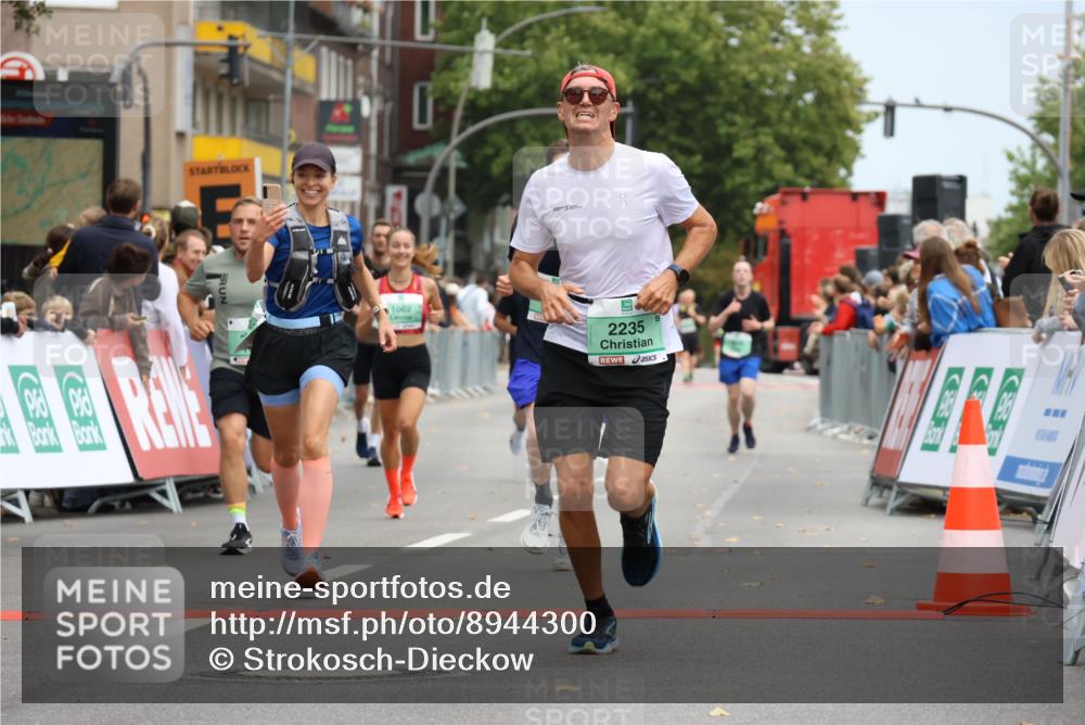 21.09.2025 - PSD Bank Halbmarathon Strokosch-Dieckow http://msf.ph/oto/8944300 21.09.2025 11:46:07 Ziel 1062, 1751, 2129, 2141, 2229, 2235 meine-sportfotos.de