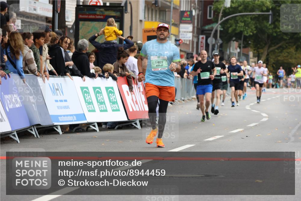 21.09.2025 - PSD Bank Halbmarathon Strokosch-Dieckow http://msf.ph/oto/8944459 21.09.2025 11:47:16 Ziel 1401, 1403, 2232 meine-sportfotos.de