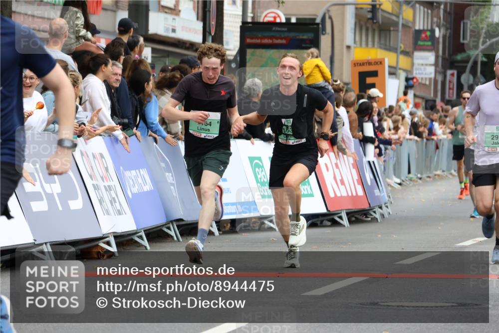 21.09.2025 - PSD Bank Halbmarathon Strokosch-Dieckow http://msf.ph/oto/8944475 21.09.2025 11:47:29 Ziel 1164, 1530, 2049, 2234, 2522, 2570, 2971, 3389 meine-sportfotos.de