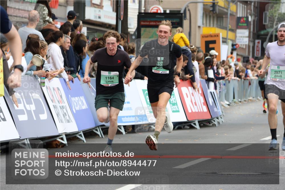 21.09.2025 - PSD Bank Halbmarathon Strokosch-Dieckow http://msf.ph/oto/8944477 21.09.2025 11:47:29 Ziel 1164, 1530, 2049, 2234, 2522, 2570, 2971, 3389 meine-sportfotos.de