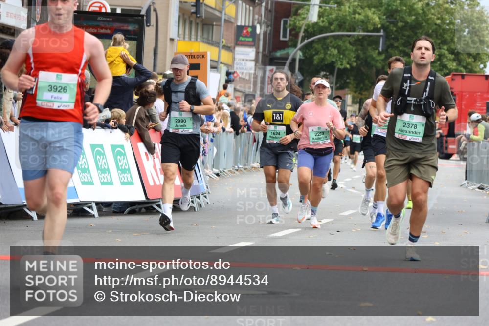 21.09.2025 - PSD Bank Halbmarathon Strokosch-Dieckow http://msf.ph/oto/8944534 21.09.2025 11:48:10 Ziel 1067, 1311, 1412, 1529, 1624, 2230, 2259, 2293, 2378, 2880, 3169, 3926, 4054 meine-sportfotos.de