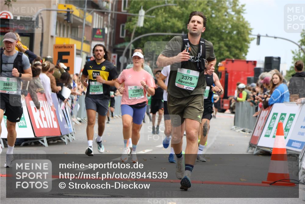 21.09.2025 - PSD Bank Halbmarathon Strokosch-Dieckow http://msf.ph/oto/8944539 21.09.2025 11:48:11 Ziel 1067, 1311, 1529, 1624, 2230, 2259, 2293, 2378, 2880, 3169, 3921, 3926, 4054 meine-sportfotos.de