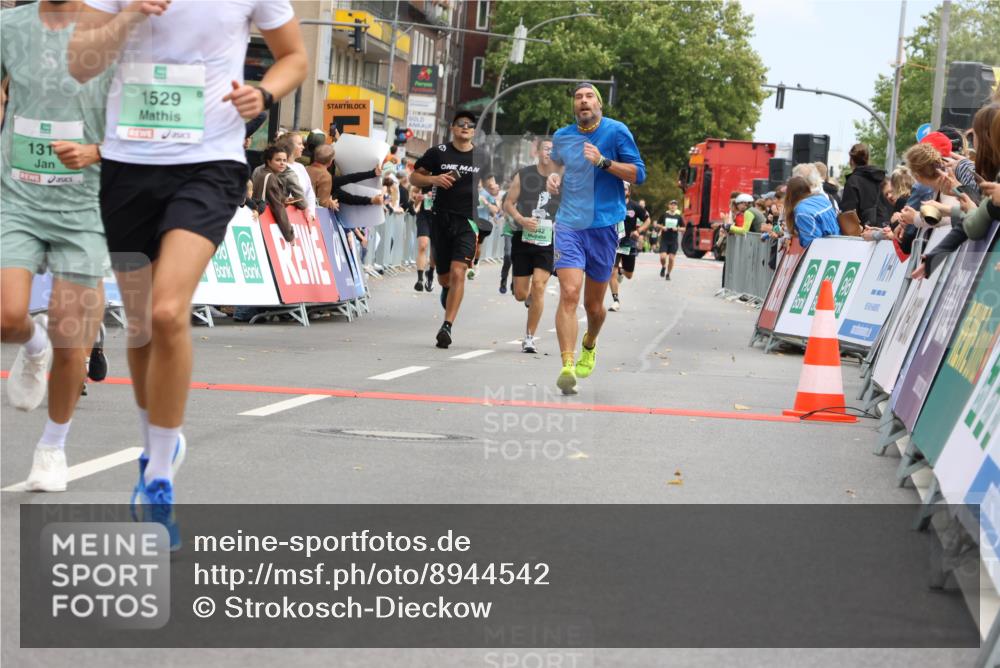 21.09.2025 - PSD Bank Halbmarathon Strokosch-Dieckow http://msf.ph/oto/8944542 21.09.2025 11:48:17 Ziel 1311, 1529, 1624, 1942, 2259, 2293, 2378, 2880, 3169, 3921, 3926 meine-sportfotos.de
