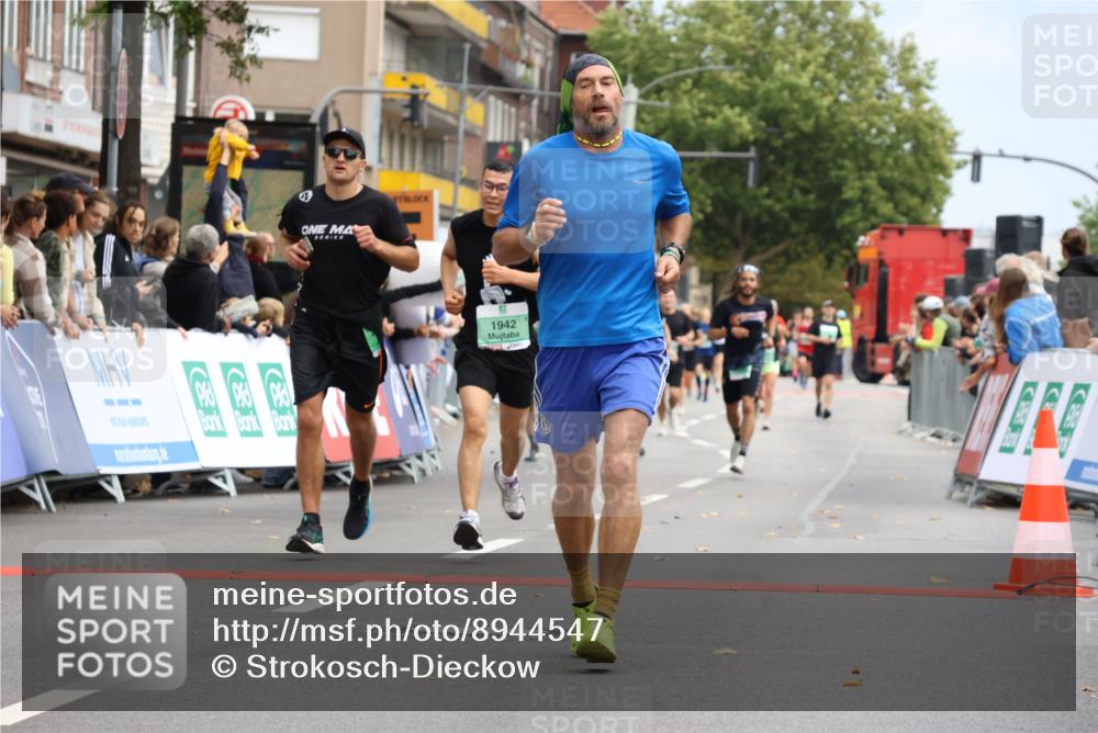 21.09.2025 - PSD Bank Halbmarathon Strokosch-Dieckow http://msf.ph/oto/8944547 21.09.2025 11:48:19 Ziel 1311, 1529, 1624, 1942, 2259, 2293, 2378, 2880, 3169, 3921, 3926 meine-sportfotos.de