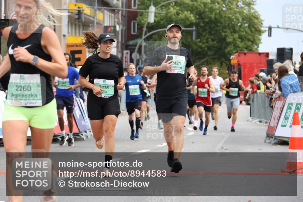 21.09.2025 - PSD Bank Halbmarathon Strokosch-Dieckow http://msf.ph/oto/8944583 21.09.2025 11:48:38 Ziel 1719, 1987, 2004, 2182, 2260, 2415, 2421, 2445, 2551, 2561, 2564, 3088, 3288 meine-sportfotos.de