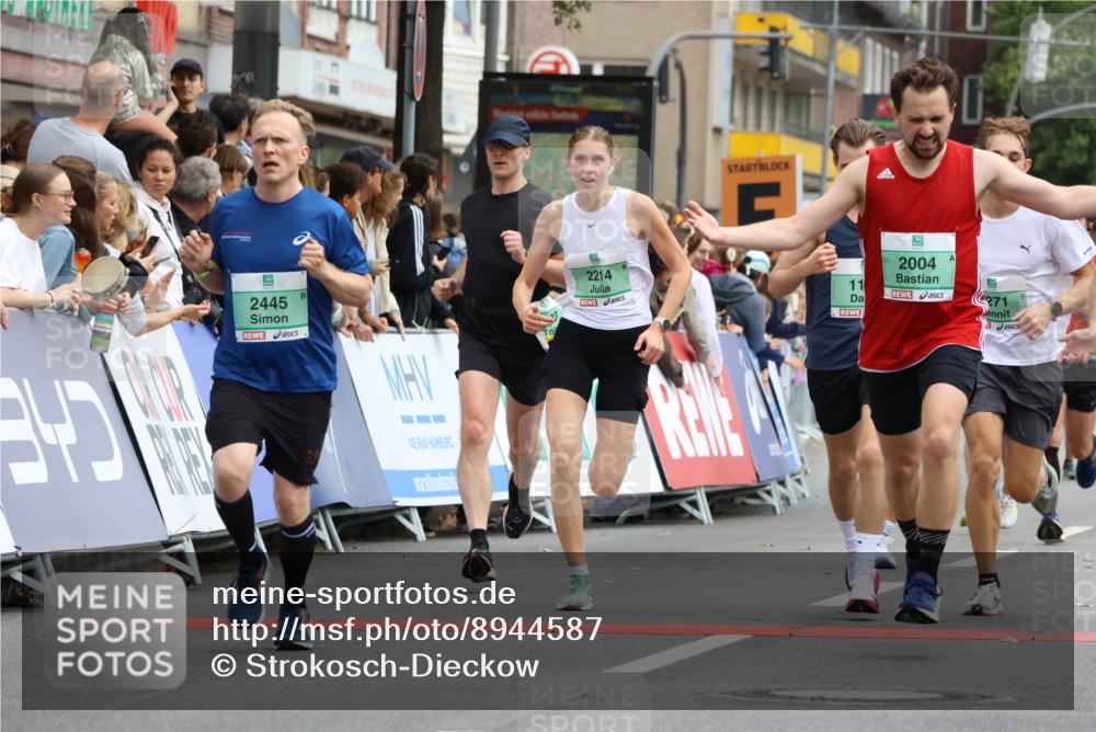 21.09.2025 - PSD Bank Halbmarathon Strokosch-Dieckow http://msf.ph/oto/8944587 21.09.2025 11:48:44 Ziel 1129, 1271, 1719, 1983, 1987, 2004, 2053, 2106, 2214, 2260, 2415, 2419, 2421, 2438, 2445, 2564, 3088 meine-sportfotos.de