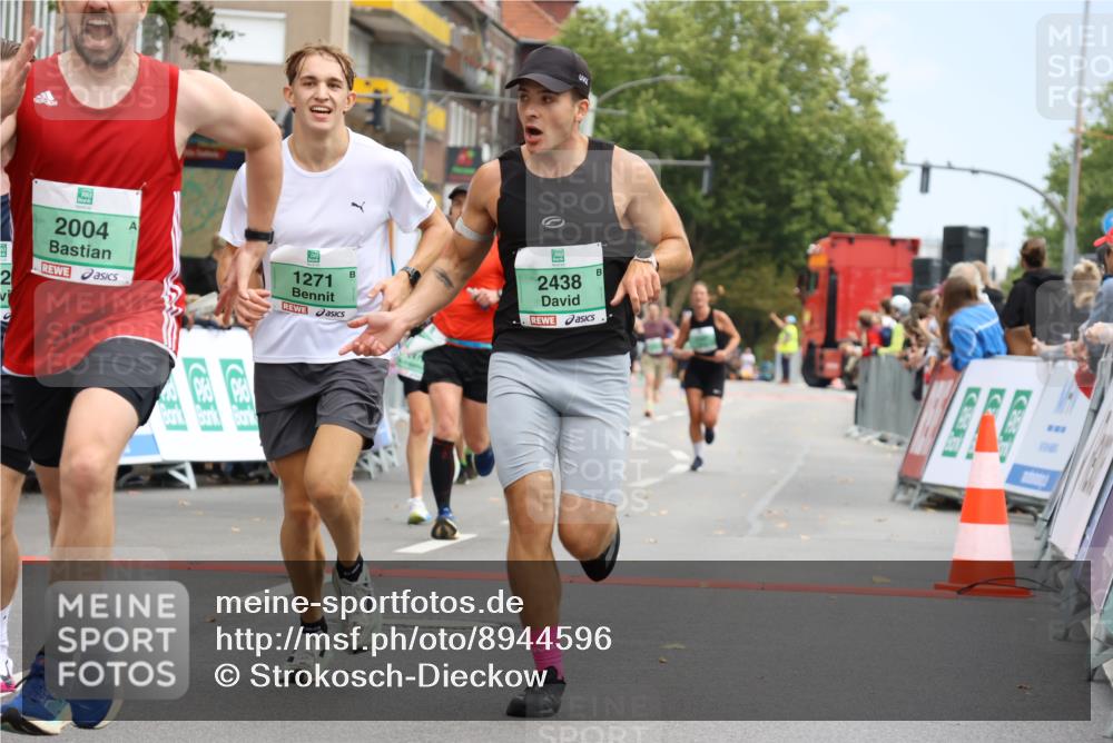 21.09.2025 - PSD Bank Halbmarathon Strokosch-Dieckow http://msf.ph/oto/8944596 21.09.2025 11:48:46 Ziel 1129, 1271, 1983, 1987, 2004, 2053, 2106, 2214, 2335, 2415, 2419, 2421, 2438, 2445, 2564, 3088 meine-sportfotos.de