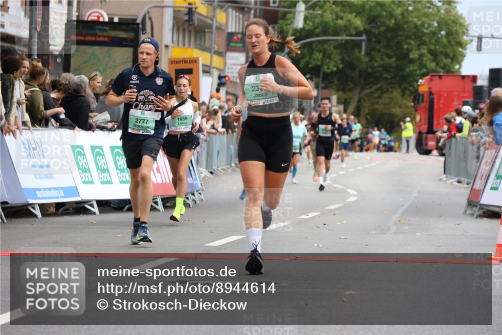 21.09.2025 - PSD Bank Halbmarathon Strokosch-Dieckow http://msf.ph/oto/8944614 21.09.2025 11:48:53 Ziel 1129, 1271, 1659, 1983, 2004, 2053, 2106, 2214, 2307, 2335, 2419, 2438, 2445, 2777 meine-sportfotos.de