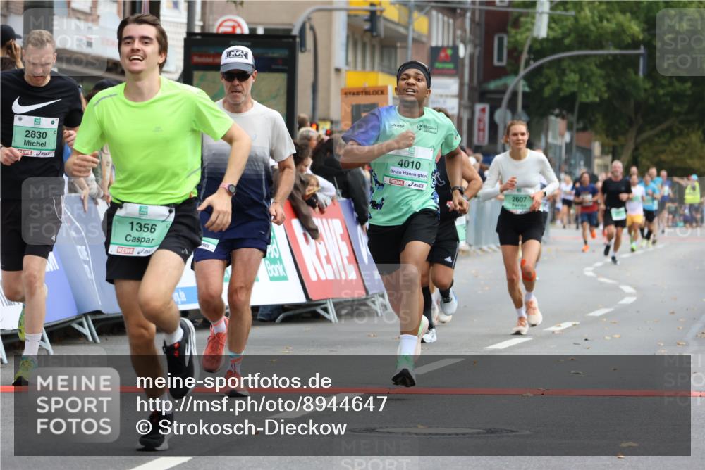 21.09.2025 - PSD Bank Halbmarathon Strokosch-Dieckow http://msf.ph/oto/8944647 21.09.2025 11:49:20 Ziel 1257, 1356, 2010, 2101, 2322, 2463, 2607, 2737, 2830, 3376, 3896, 4010 meine-sportfotos.de