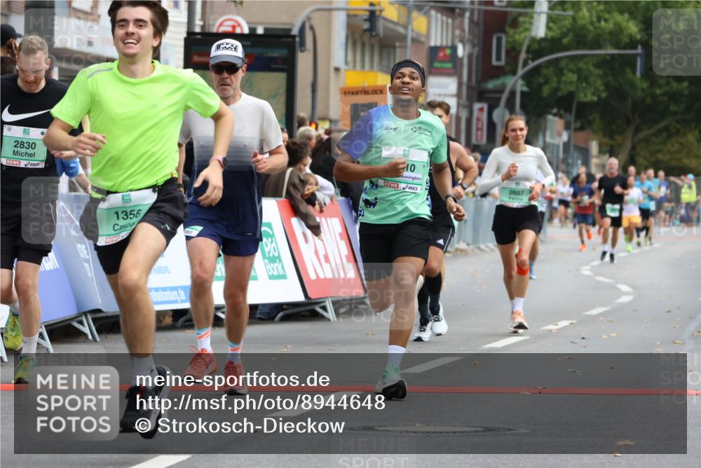 21.09.2025 - PSD Bank Halbmarathon Strokosch-Dieckow http://msf.ph/oto/8944648 21.09.2025 11:49:21 Ziel 1257, 1356, 2010, 2101, 2322, 2463, 2607, 2737, 2830, 3376, 3896, 4010 meine-sportfotos.de