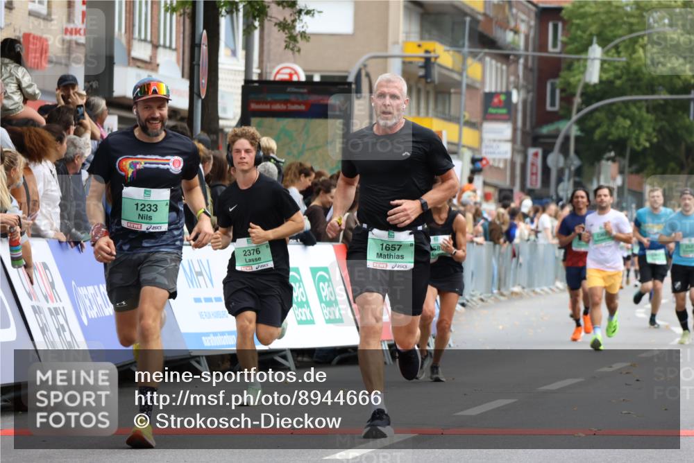 21.09.2025 - PSD Bank Halbmarathon Strokosch-Dieckow http://msf.ph/oto/8944666 21.09.2025 11:49:35 Ziel 1233, 1657, 2101, 2362, 2376, 2527, 2589, 3055 meine-sportfotos.de