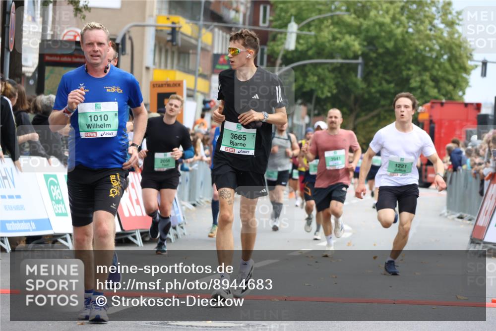 21.09.2025 - PSD Bank Halbmarathon Strokosch-Dieckow http://msf.ph/oto/8944683 21.09.2025 11:49:51 Ziel 1010, 1221, 1328, 2056, 2065, 2181, 2257, 2362, 2462, 2527, 2677, 3086, 3665, 3941 meine-sportfotos.de
