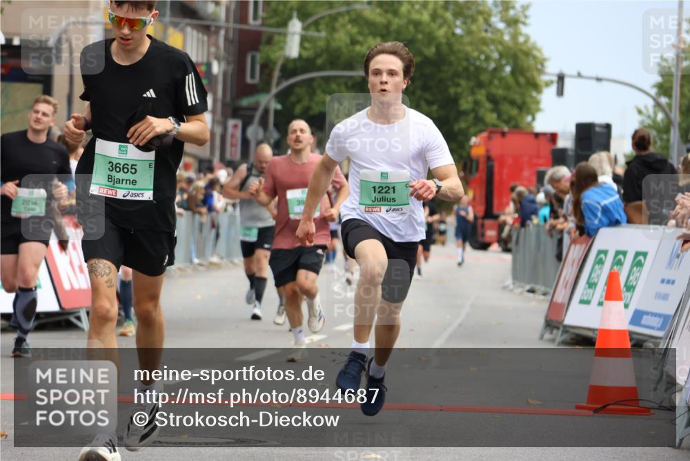 21.09.2025 - PSD Bank Halbmarathon Strokosch-Dieckow http://msf.ph/oto/8944687 21.09.2025 11:49:53 Ziel 1010, 1221, 1328, 2056, 2181, 2257, 2462, 2601, 2677, 3086, 3665, 3941 meine-sportfotos.de